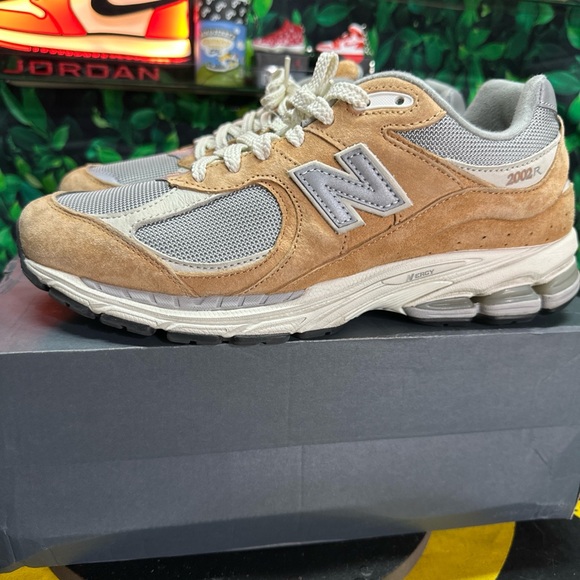 New Balance 2002R Sweet Caramel Size 9.5M - Picture 1 of 6
